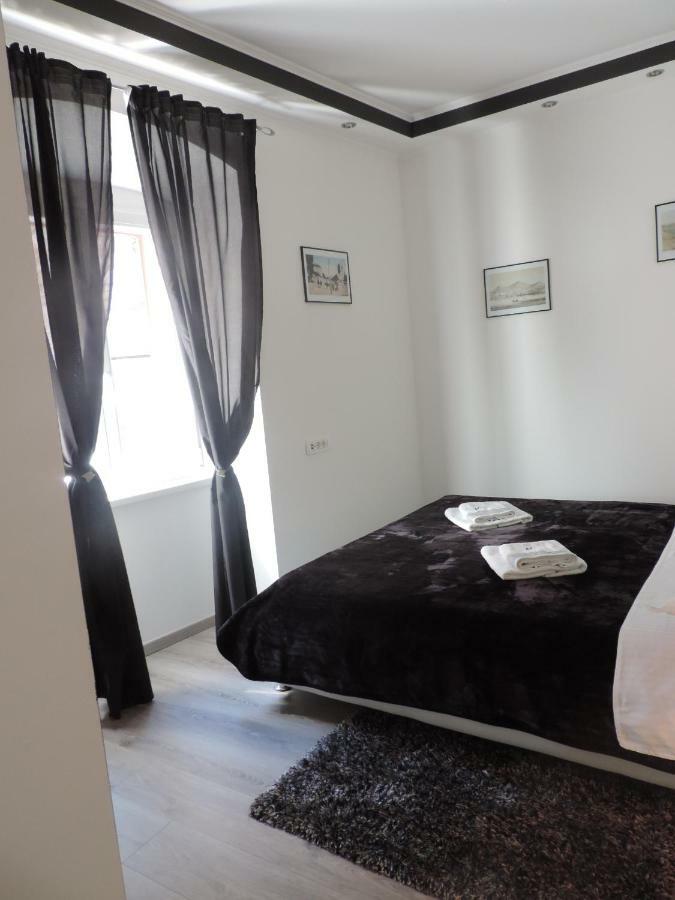 Apartment & Room Ivan ชิเบนิก ภายนอก รูปภาพ