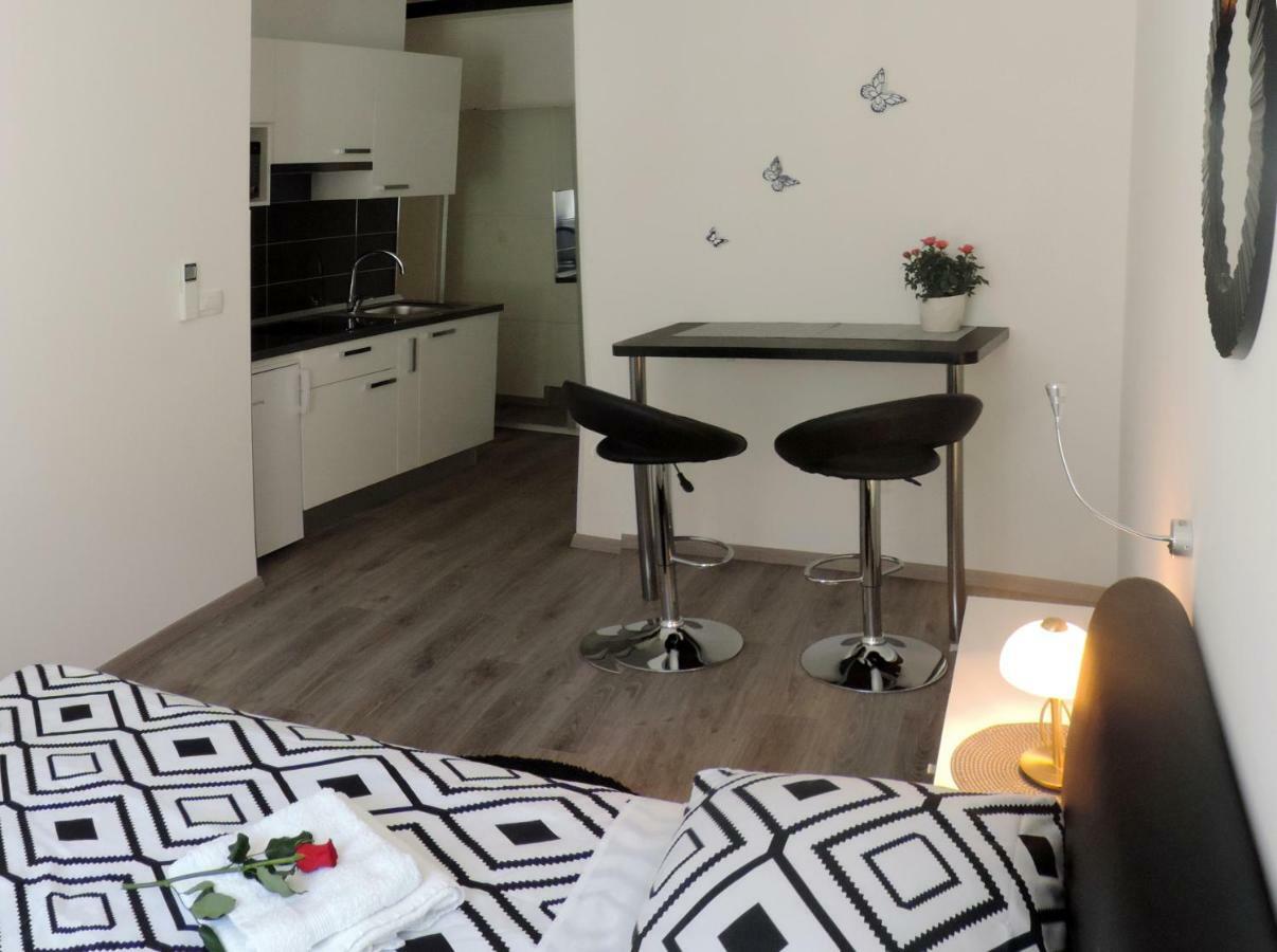 Apartment & Room Ivan ชิเบนิก ภายนอก รูปภาพ